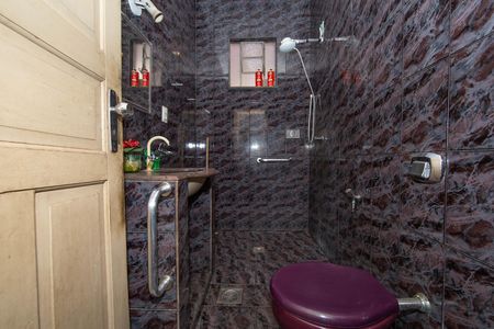 Casa à venda com 392m², 4 quartos e 4 vagasBANHEIRO