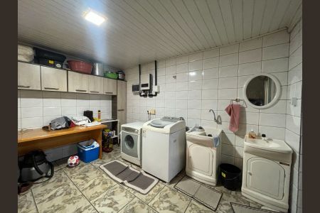 Casa à venda com 370m², 4 quartos e 4 vagas
