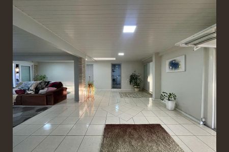 Casa à venda com 370m², 4 quartos e 4 vagas