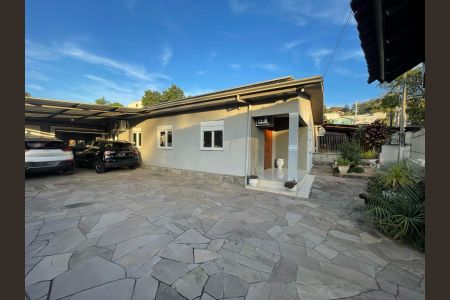Casa à venda com 370m², 4 quartos e 4 vagas