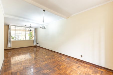 Casa para alugar com 128m², 3 quartos e 2 vagasSala