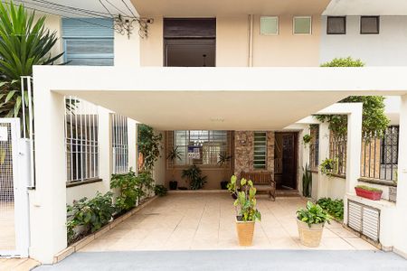 Casa para alugar com 128m², 3 quartos e 2 vagasFachada