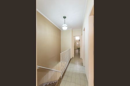 Casa para alugar com 128m², 3 quartos e 2 vagasHall do andar superior