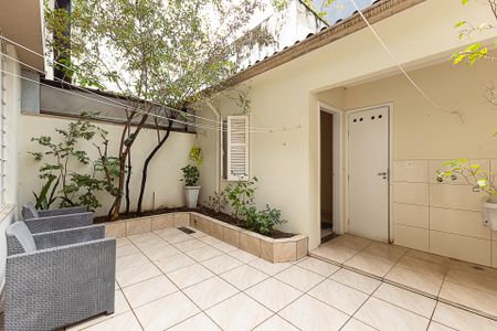 Casa para alugar com 128m², 3 quartos e 2 vagasQuintal
