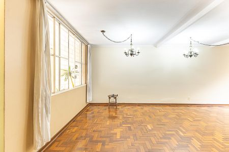Casa para alugar com 128m², 3 quartos e 2 vagasSala