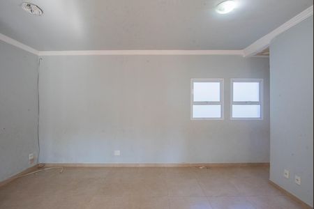 Casa para alugar com 220m², 3 quartos e 4 vagas Casa para alugar com 220m², 3 quartos e 4 vagasSala de Jantar