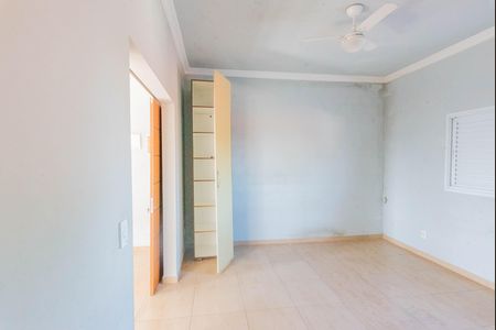 Casa para alugar com 220m², 3 quartos e 4 vagas Casa para alugar com 220m², 3 quartos e 4 vagasSuíte 1