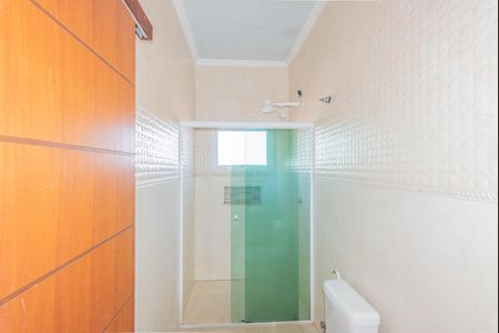Casa para alugar com 220m², 3 quartos e 4 vagas Casa para alugar com 220m², 3 quartos e 4 vagasBanheiro da Suíte 1