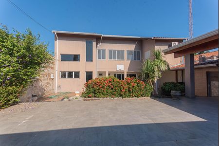 Casa para alugar com 220m², 3 quartos e 4 vagas Casa para alugar com 220m², 3 quartos e 4 vagasJardim