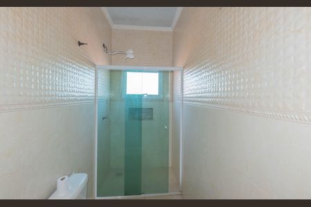 Casa para alugar com 220m², 3 quartos e 4 vagas Casa para alugar com 220m², 3 quartos e 4 vagasBanheiro da Suíte 2