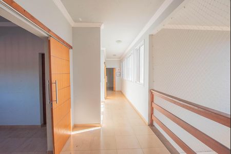 Casa para alugar com 220m², 3 quartos e 4 vagas Casa para alugar com 220m², 3 quartos e 4 vagasCorredor