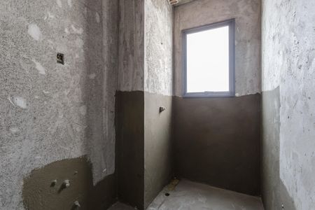 Apartamento à venda com 372m², 4 quartos e 5 vagasBanheiro da Suíte 2