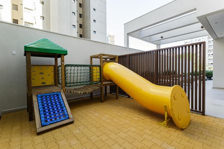 Apartamento à venda com 372m², 4 quartos e 5 vagasÁrea comum - Playground