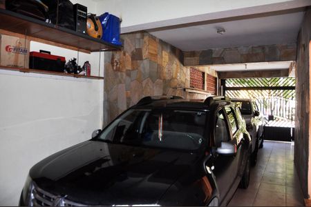 Casa à venda com 340m², 2 quartos e 3 vagas Casa à venda com 340m², 2 quartos e 3 vagasGaragem