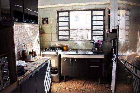 Casa à venda com 340m², 2 quartos e 3 vagas Casa à venda com 340m², 2 quartos e 3 vagasDetalhe - Cozinha