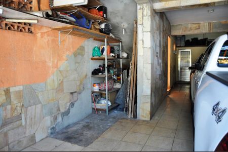 Casa à venda com 340m², 2 quartos e 3 vagas Casa à venda com 340m², 2 quartos e 3 vagasGaragem