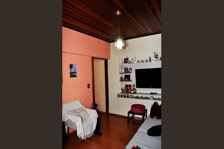 Casa à venda com 340m², 2 quartos e 3 vagas Casa à venda com 340m², 2 quartos e 3 vagasDetalhe - Sala e Sala de Jantar