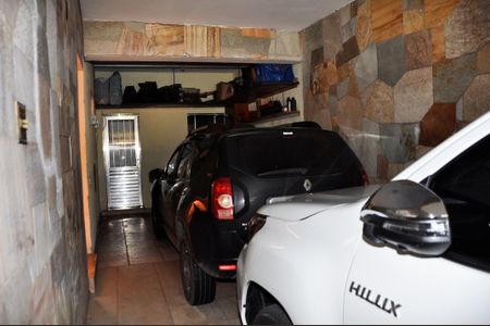 Casa à venda com 340m², 2 quartos e 3 vagas Casa à venda com 340m², 2 quartos e 3 vagasGaragem
