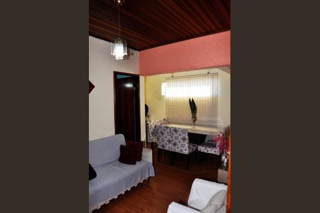 Casa à venda com 340m², 2 quartos e 3 vagas Casa à venda com 340m², 2 quartos e 3 vagasDetalhe - Sala e Sala de Jantar
