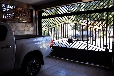 Casa à venda com 340m², 2 quartos e 3 vagas Casa à venda com 340m², 2 quartos e 3 vagasGaragem