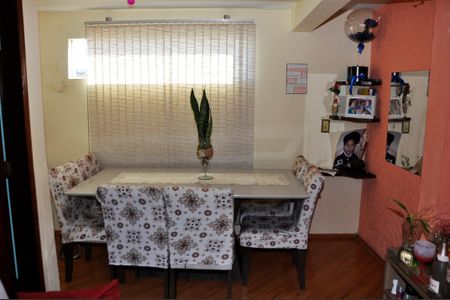 Casa à venda com 340m², 2 quartos e 3 vagas Casa à venda com 340m², 2 quartos e 3 vagasDetalhe - Sala e Sala de Jantar