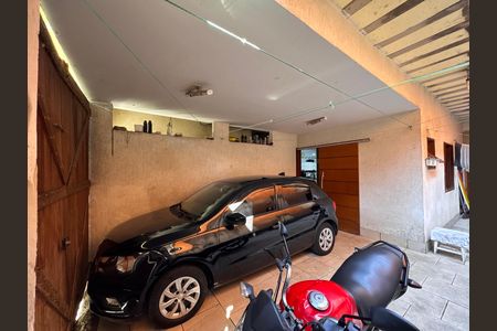 Casa à venda com 420m², 2 quartos e 2 vagas Casa à venda com 420m², 2 quartos e 2 vagasÁrea externa