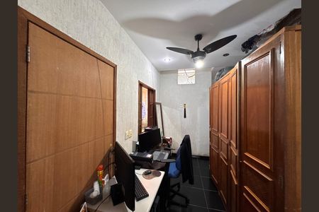 Casa à venda com 420m², 2 quartos e 2 vagas Casa à venda com 420m², 2 quartos e 2 vagasQuarto