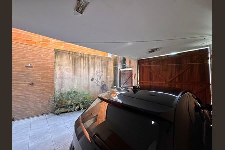 Casa à venda com 420m², 2 quartos e 2 vagas Casa à venda com 420m², 2 quartos e 2 vagasÁrea externa