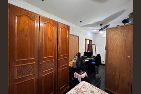 Casa à venda com 420m², 2 quartos e 2 vagas Casa à venda com 420m², 2 quartos e 2 vagasQuarto