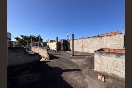 Casa à venda com 420m², 2 quartos e 2 vagas Casa à venda com 420m², 2 quartos e 2 vagasTerraço