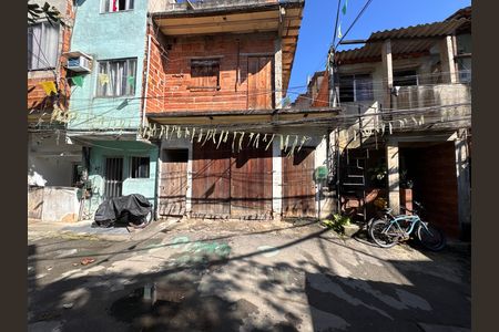 Fachada de casa à venda com 2 quartos, 420m² em Recreio dos Bandeirantes, Rio de Janeiro