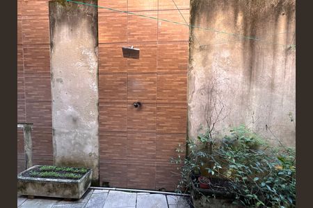 Casa à venda com 420m², 2 quartos e 2 vagas Casa à venda com 420m², 2 quartos e 2 vagasÁrea externa