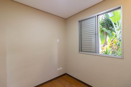 Quarto 1 de apartamento para alugar com 2 quartos, 56m² em Jardim Cocaia, Guarulhos