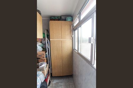 Cozinha e Área de Serviço de apartamento para alugar com 2 quartos, 64m² em Vila Nivi, São Paulo