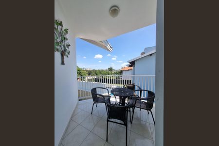 Casa de condomínio à venda com 465m², 3 quartos e 3 vagas Casa de condomínio à venda com 465m², 3 quartos e 3 vagasVaranda