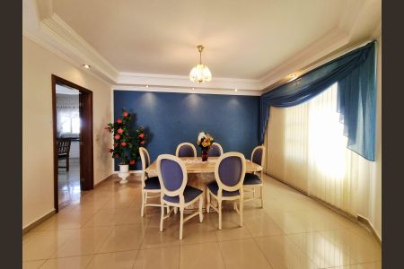 Casa de condomínio à venda com 465m², 3 quartos e 3 vagas Casa de condomínio à venda com 465m², 3 quartos e 3 vagasSala de Jantar