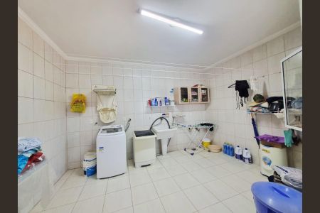 Casa de condomínio à venda com 465m², 3 quartos e 3 vagas Casa de condomínio à venda com 465m², 3 quartos e 3 vagasÁrea de Serviço
