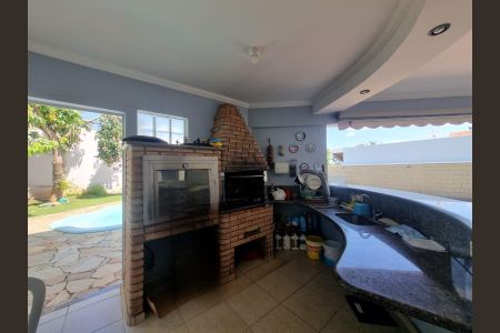 Casa de condomínio à venda com 465m², 3 quartos e 3 vagas Casa de condomínio à venda com 465m², 3 quartos e 3 vagasCozinha
