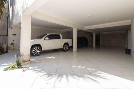 Garagem de casa à venda com 4 quartos, 450m² em Vila Rosalia, Guarulhos