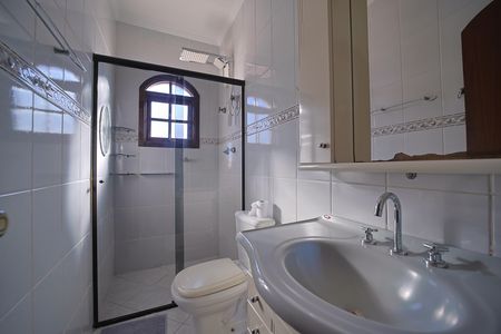 Casa para alugar com 110m², 3 quartos e 2 vagasBanheiro 