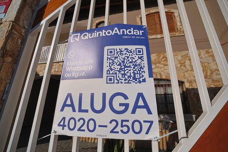 Casa para alugar com 110m², 3 quartos e 2 vagasinstalada dia 19/06/2026 Placa: FEWQ-619