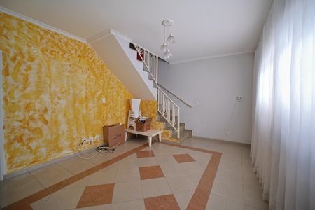 Casa para alugar com 110m², 3 quartos e 2 vagasSala