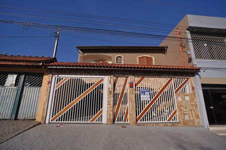 Casa para alugar com 110m², 3 quartos e 2 vagasFachada