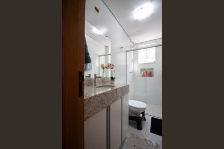 Apartamento à venda com 110m², 3 quartos e 1 vaga Apartamento à venda com 110m², 3 quartos e 1 vagaBanheiro