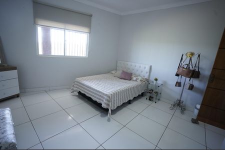 Casa à venda com 4 quartos, 360m² em Residencial Vale dos Sonhos, Goiânia