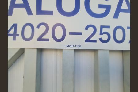 Casa para alugar com 70m², 2 quartos e 1 vagaFachada com placa QuintoAndar 