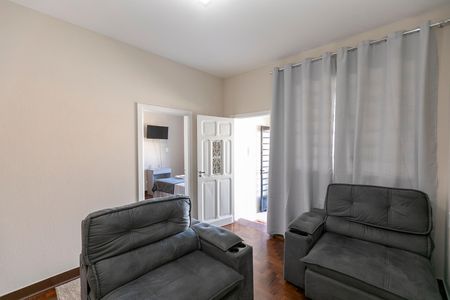 SALA DE TV de casa para alugar com 4 quartos, 270m² em Vila Marieta, Campinas
