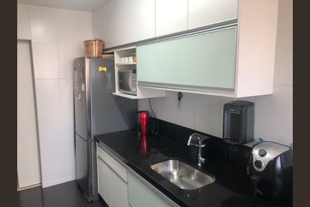 Cozinha de apartamento para alugar com 2 quartos, 65m² em Buritis, Belo Horizonte