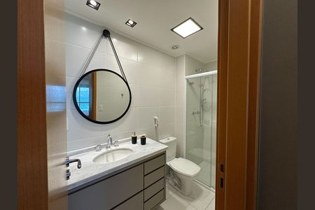 Apartamento para alugar com 76m², 2 quartos e 2 vagas Apartamento para alugar com 76m², 2 quartos e 2 vagasBanheiro da Suíte