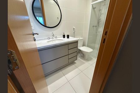 Apartamento para alugar com 76m², 2 quartos e 2 vagas Apartamento para alugar com 76m², 2 quartos e 2 vagasBanheiro da Suíte